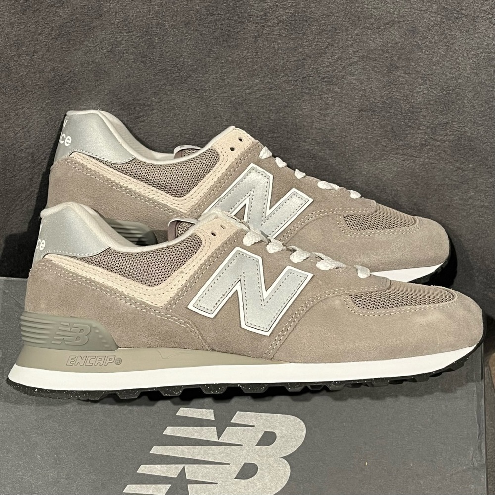 New Balance 574 Women’s Sneakers Grey White Size 9.5 US WOMEN